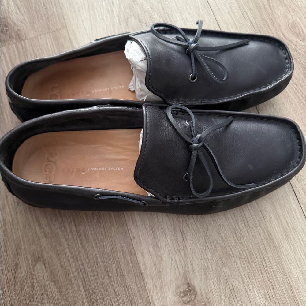 UGG Black Leather Bow Loafers flats Size 10